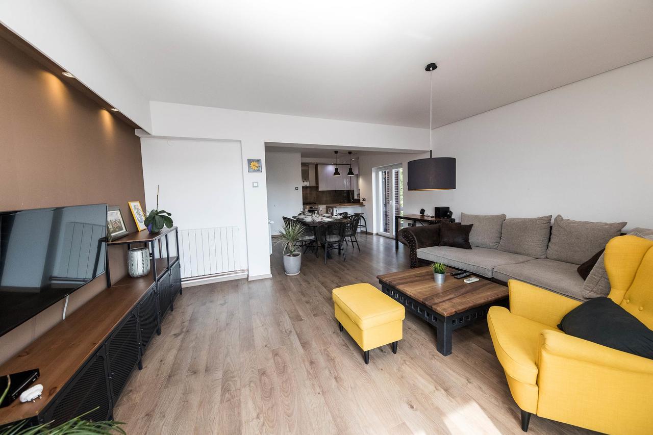 Apartments Agape ซริกเวนิซา ภายนอก รูปภาพ